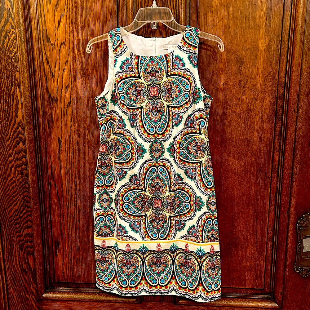 London Times Size 6 Multi print,Scoop Neckline ,Sleeveless Dress